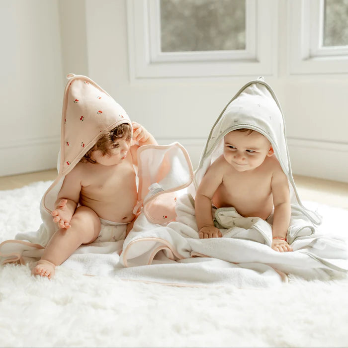 Hooded Towel & Washcloth | PINK CHERRIES