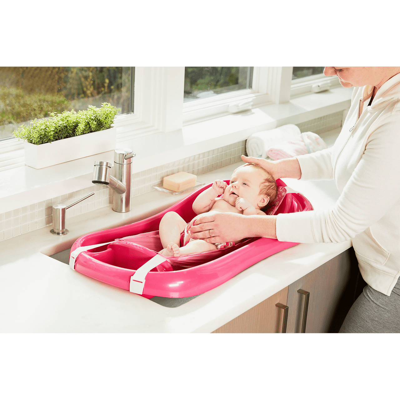 The First Years Sure Comfort® Newborn to Toddler Tub - Pink